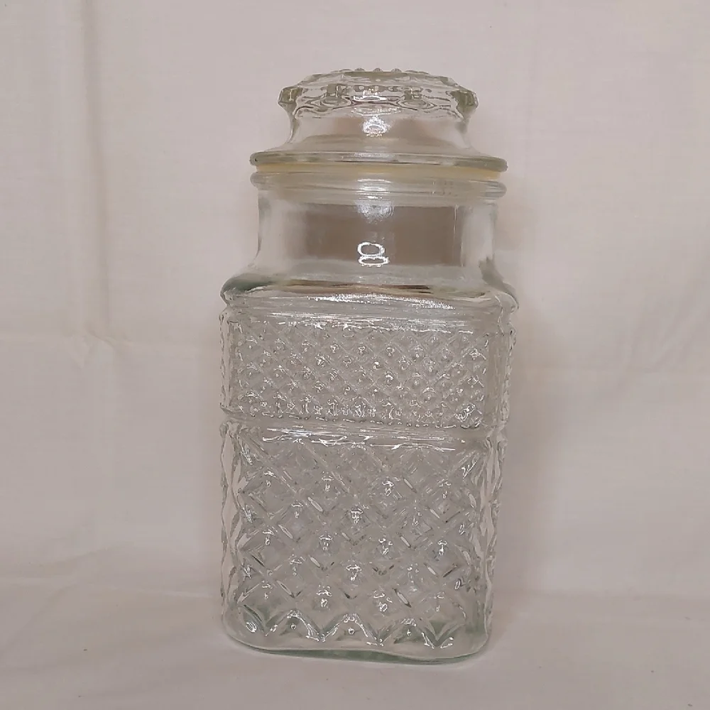 Anchor Hocking Textured Glass Jar with Lid